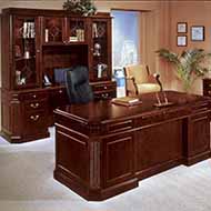 Oxmoor Executive Desk with Credendza & Hutch (Mahogany)