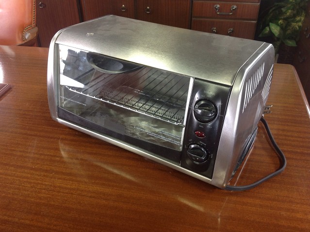 Toaster Oven in Silver and Black 3