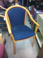 05 Guest Chair (Navy Blue Fabric/Maple Frame)