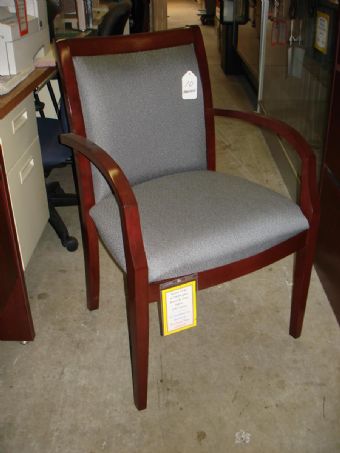 Deskmakers 30 Series Guest Chair (Grey Fabric/Mahogany Wood Frame)