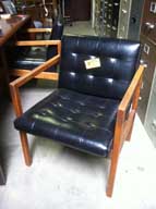 4-Leg Guest Chair (Leather/Wood Frame)