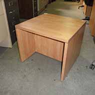 24x24 End Table (Honey)