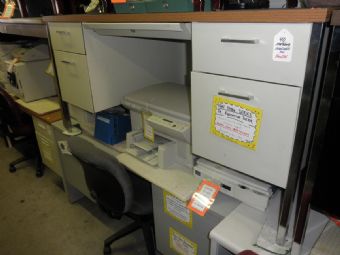 34000 Series Metal Desk (Oak Top/Putty Base)