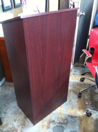 SAF895MH Safco Lectern (Mahogany) -- Front View