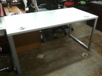 Hon Voi Desk in White