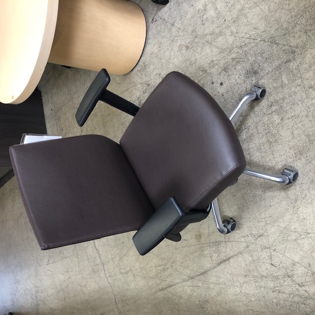 Chair 4689